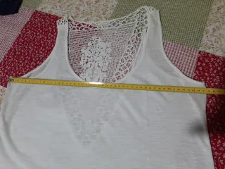 Blusa sin mangas,puntilla calada Talla M(da más)