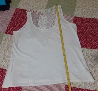 Blusa sin mangas,puntilla calada Talla M(da más)