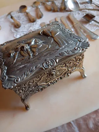 Scatola portagioie antica