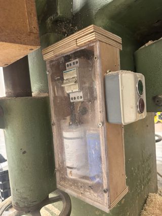 Sierra de mesa industrial