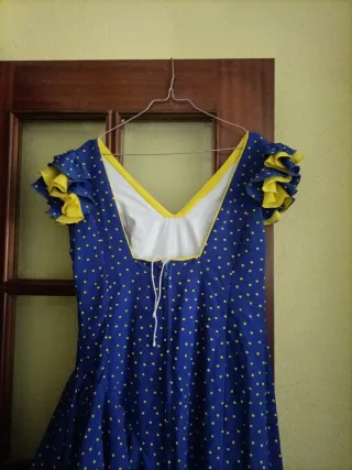 Traje de flamenca azul y amarillo
