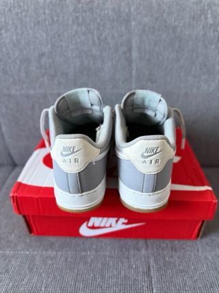 Nike Air Force 1 Grigie e Bianche