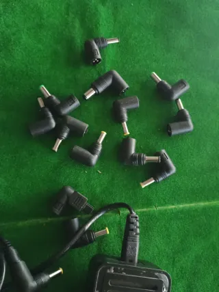 Cargador Universal Trust