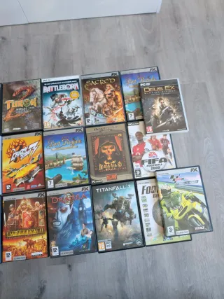 Lote 32 juegos PC (crazy taxi 3, Diablo 2, etc)