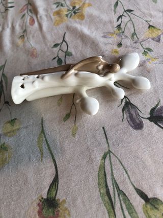 Decorazione ceramica coppia abbracciata