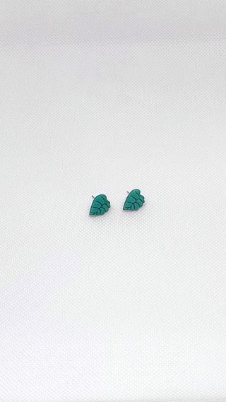Pendientes mini hoja verde
