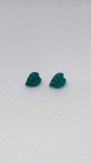 Pendientes mini hoja verde