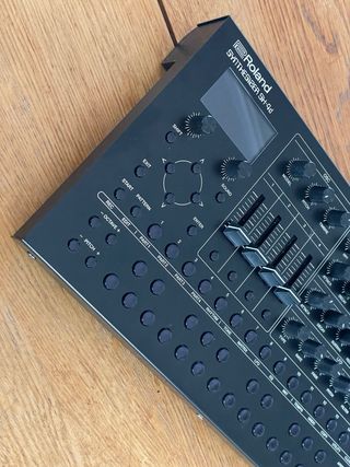 Roland SH-4d Sintetizador