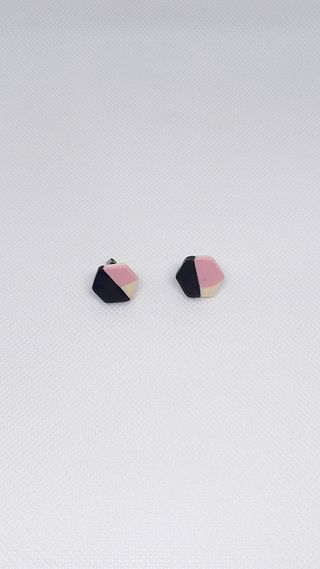 Pendientes hexagonales rosa, blanco y negro