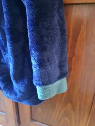 Bata infantil niño azul y verde