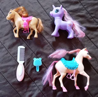 Set 3 cavallini con accessori