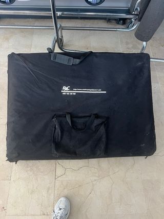 Camilla plegable con funda.