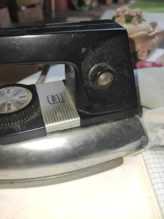 Plancha Antigua Solac Mod 635(31)