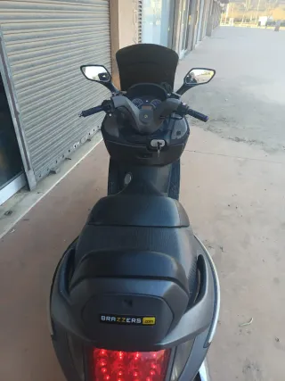 Moto SYM gts 125 evo Scooter Negra Automática