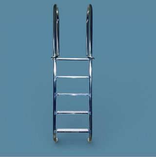 Escalera de piscina metálica