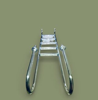 Escalera de piscina metálica