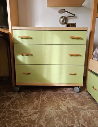 Litera + cama nido con colchones y muebles *OLESA