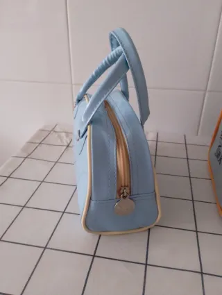 Dos neceseres de viaje