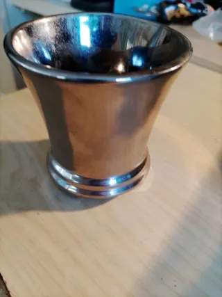 Porta penne o contenitore in acciaio