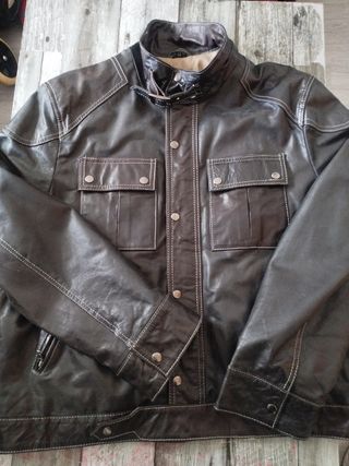 Chaqueta de cuero marrón