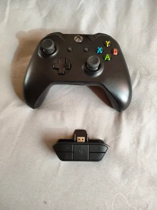 Mando Xbox One con adaptador de auriculares
