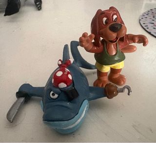 Figura PVC Tiburón Pirata y Perro Coleccion Delfi