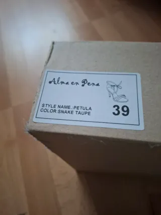 Sandalias de tacón beige