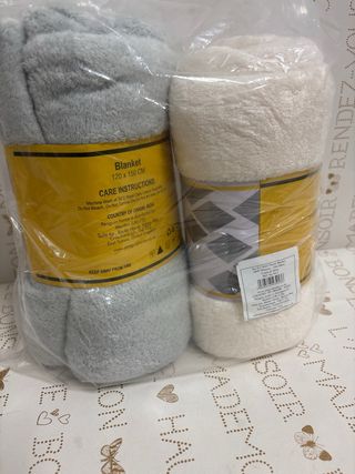 Pack 2 Mantas 100% Poliéster