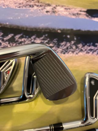 TaylorMade R9 Tour Hierros & Titleist Vokey Wedges