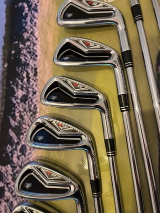 TaylorMade R9 Tour Hierros & Titleist Vokey Wedges