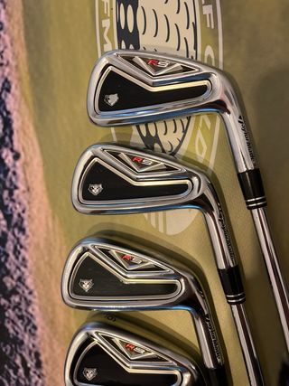 TaylorMade R9 Tour Hierros & Titleist Vokey Wedges