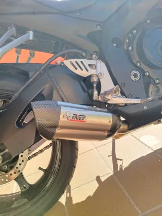 Suzuki GSXR600K7 Negra/Roja