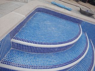 REPARACION DE PISCINAS POLIÉSTER