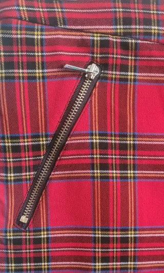 Pantalón cuadros rojo talla 40