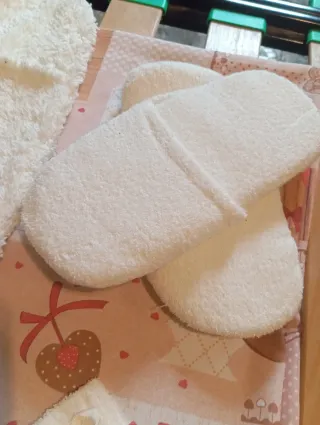 Set pantofole con tappeto fuori doccia