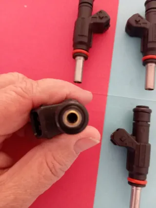 Inyector Combustible VAG 0280155897