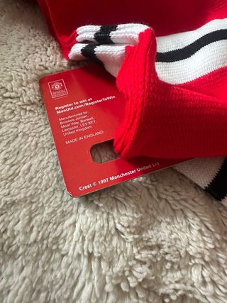 Bufanda Manchester United 1997. Cargador de regalo