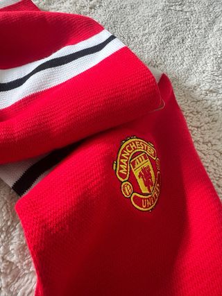 Bufanda Manchester United 1997. Cargador de regalo