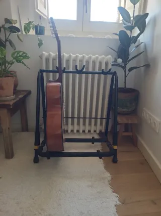 Supporto per chitarre