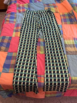 Pantalón campana talla S estampado
