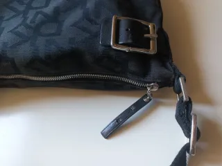 Bolso DKNY vintage negro con hebillas ~ hobo bag