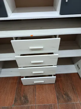 Aparador en color artico y madera