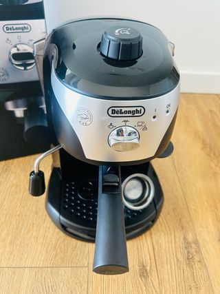 Cafetera DeLonghi EC221.BK