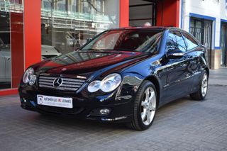 Mercedes-Benz Clase C 2005