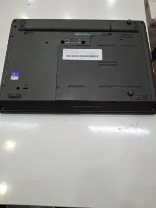 Portátil Lenovo ThinkPad Negro