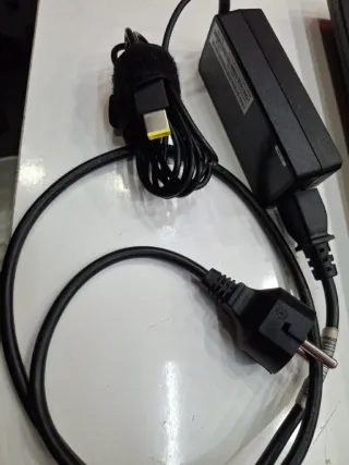 Portátil Lenovo ThinkPad Negro