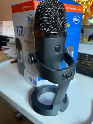 Micrófono USB Logitech G Yeti Nano