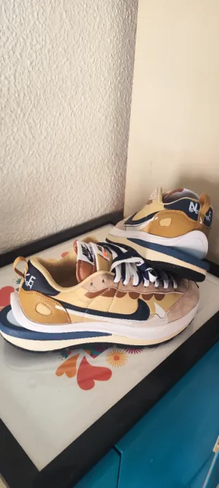 Nike Zapatillas Beige y Azul diseño sacai