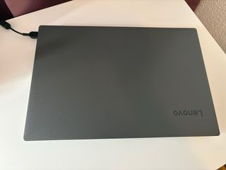 Portátil Lenovo V130 15.6 FullHD