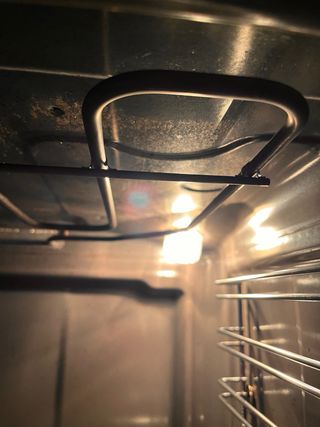 Horno Balay con bandeja y rejilla.